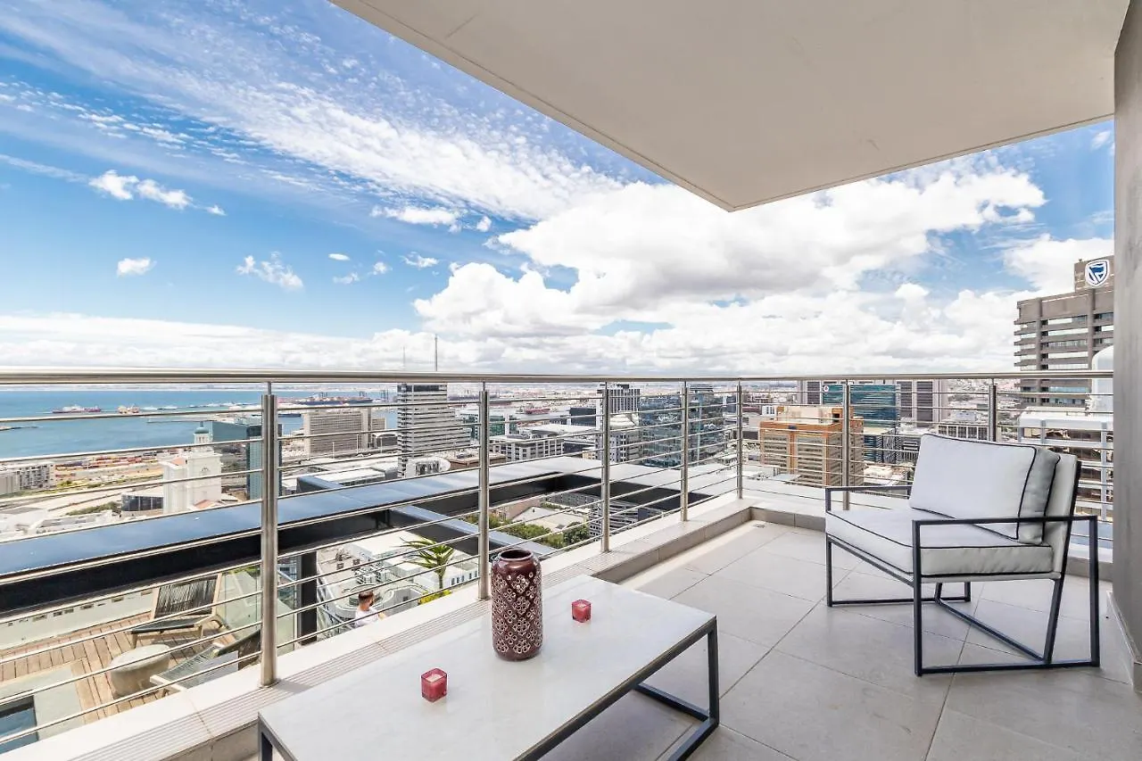 Spacious Apartment At 16 On Bree With Great Views Cape Town 0*,