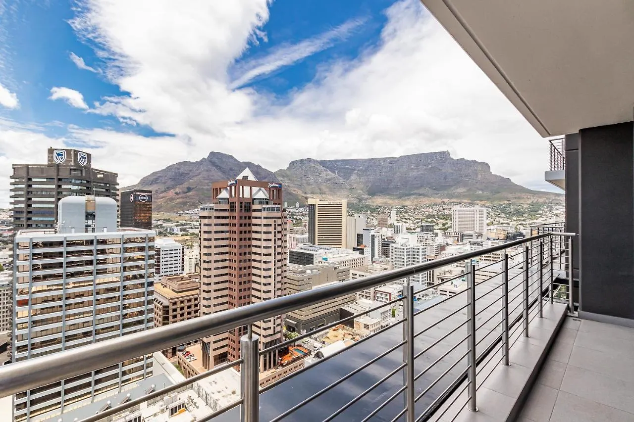 Spacious Apartment At 16 On Bree With Great Views Cape Town 0*,