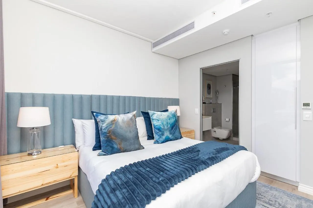 Spacious Apartment At 16 On Bree With Great Views Cape Town